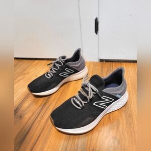 New Balance Tennis Shoes